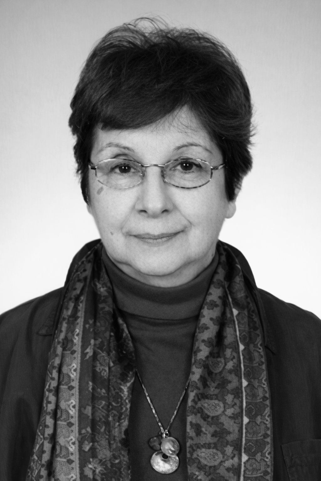 Saliha Paker
